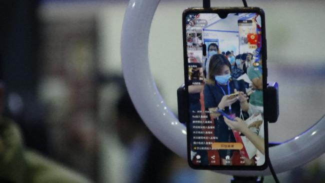 领夹麦克风哪个牌子靠谱值得选？十大专业级领夹麦克风实测推荐