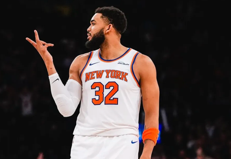 今日NBA常规赛尼克斯112-106战胜凯尔特人。
赛后，尼克斯主帅布朗表示，他