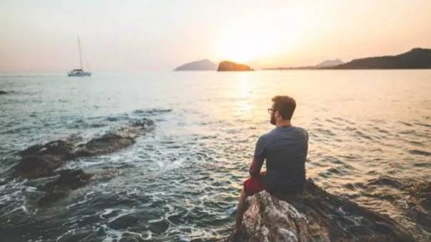 你有没有发现：狠心伤害你的，永远不是外人，而是身边人