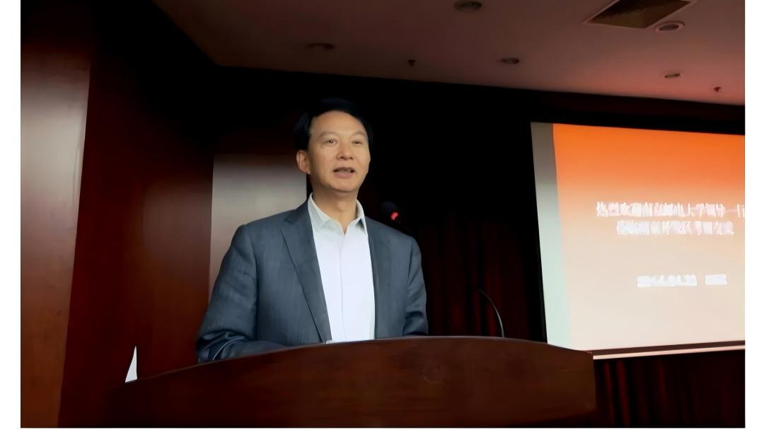 退休十余年仍被查！南京经开区原“大管家”倪德龙落马，释放了什么信号？