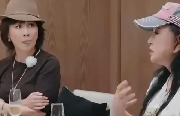 如今的宁静怕冷到了骨子里
即便盛夏时节，空调开到28度仍要裹着厚毯子，稍有冷风就