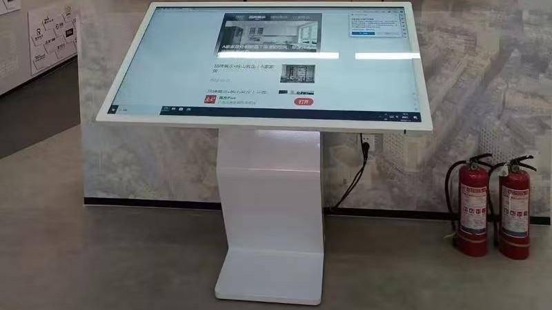 高格欣科技|卧式触控一体机电容触控突破局限多人群操作