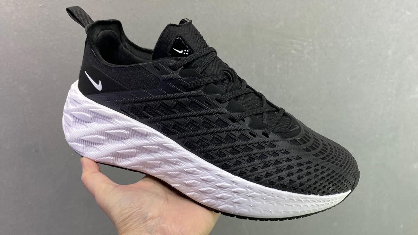 HYEIN SEO x  Nike Ava Rover Ava Rover 联名运动鞋