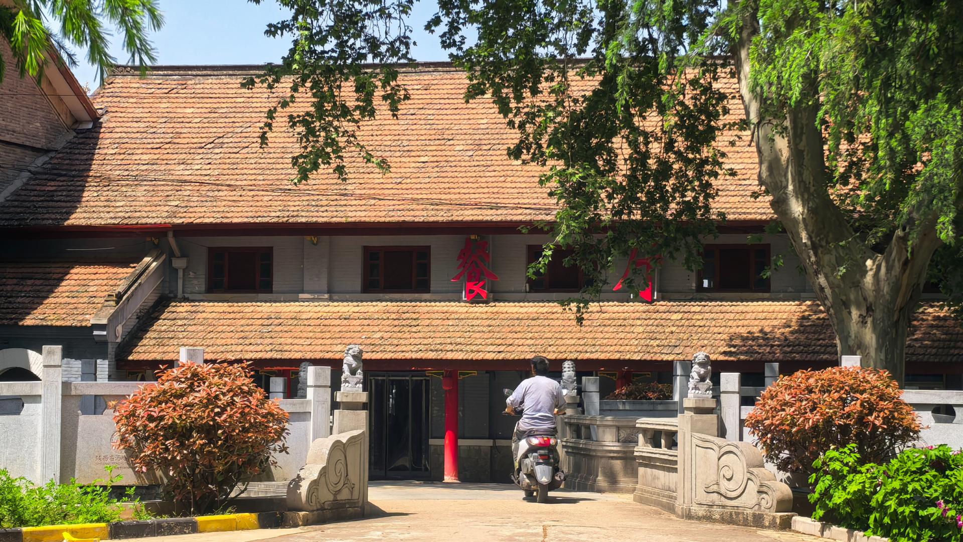 要说最亲民的温泉，还真不在骊山：蓝田这里不但温泉好，而且好玩