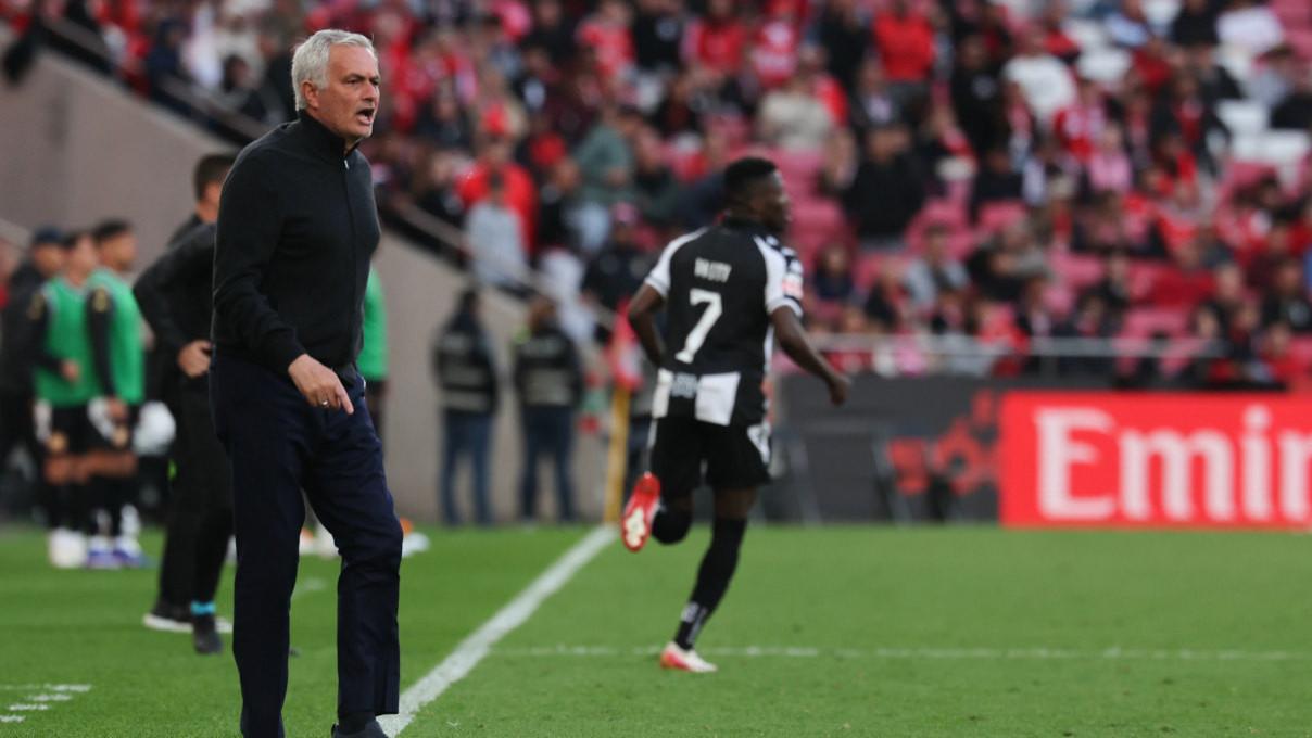 穆里尼奥让第9个孩子，上演本菲卡一线队首秀，红鹰青训重燃希望