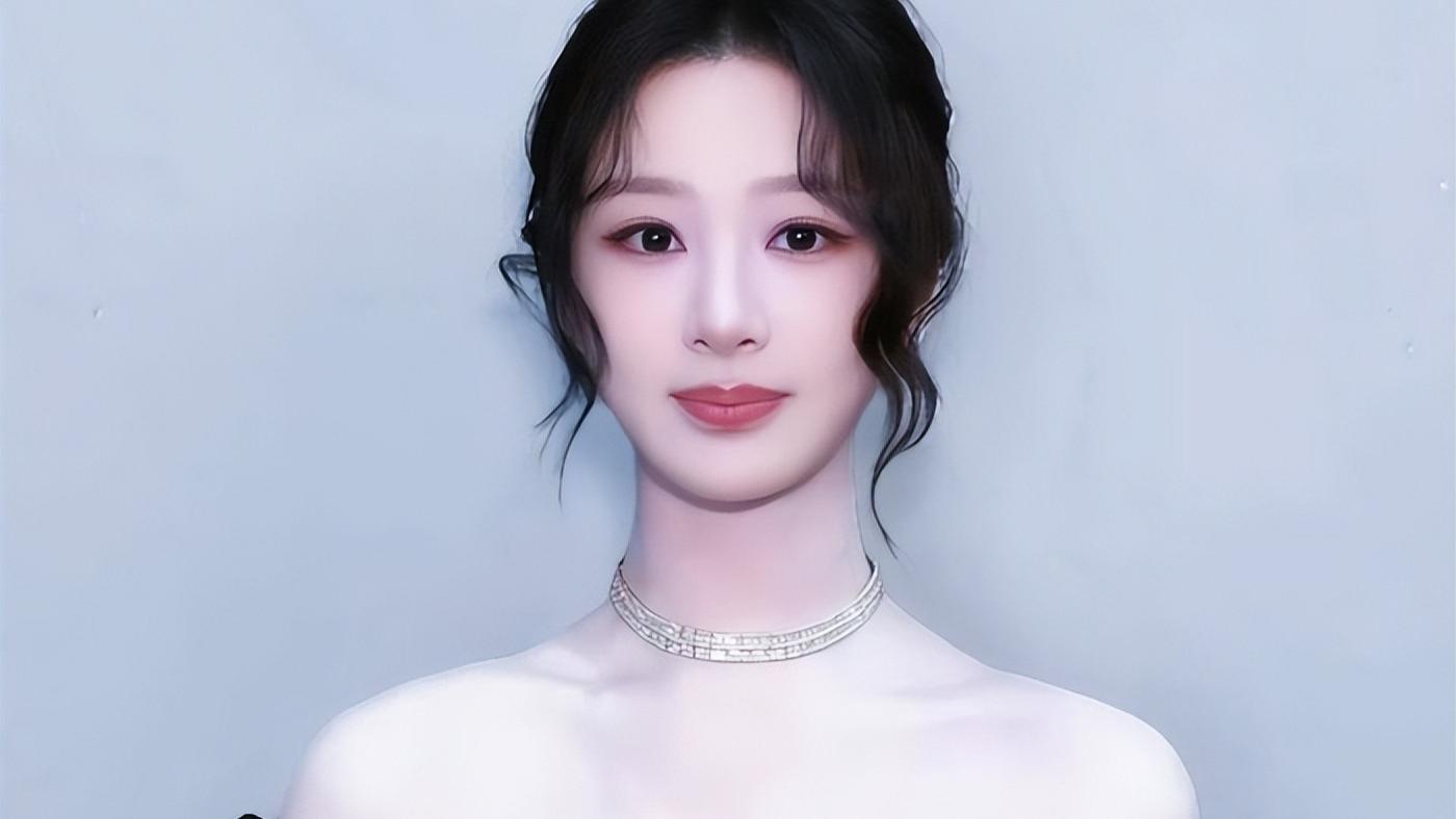 杨紫：暂别综艺 1-2 年，内娱终于有流量敢 “慢下来”