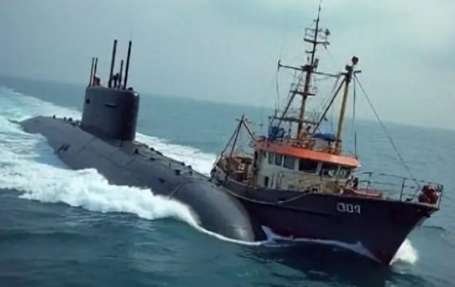 波斯人对待印度真应了那句话：纵使虐我千百遍，我待你如初恋！
伊朗允许中俄船只穿越