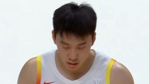 王俊杰18分14板中国男篮险胜拉德尼基，徐昕10分首秀惊艳