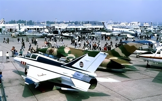 随着特朗普政府的二进宫，美国对于中国的紧逼和遏制已呈愈演愈烈之势