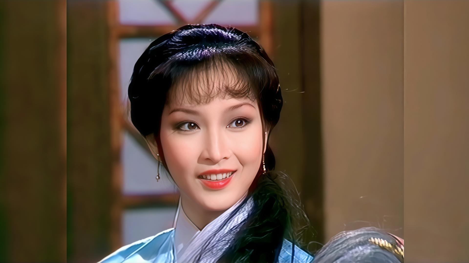 黄杏秀一出场，就完美诠释了冰雪聪明的阿朱
