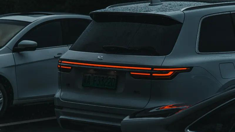 理想L6落地价为何不同？新旧款怎么选更值