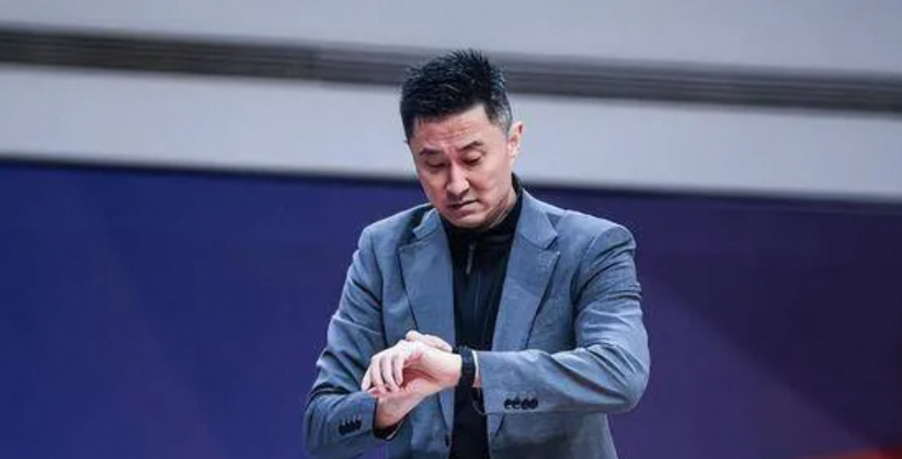 杜锋脱下帅袍，广东男篮的“锋雨”并未落幕，只是换了一种方式守护