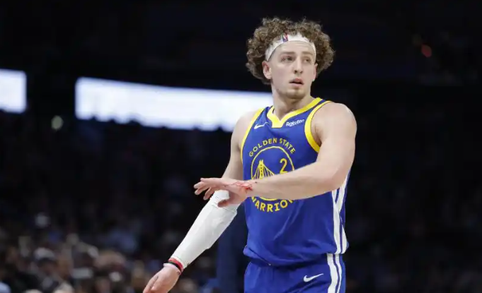 波杰实际上是专属于科尔教练的特型球员
波杰打1没控运视野，打2/3没三没D没爆发