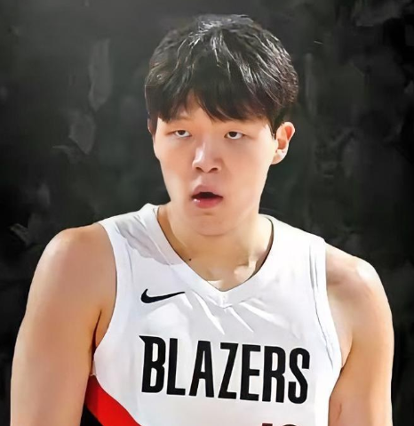 克林根打成这样，如果小杨还是DNP，那真的没话说了
这叫培养？ 主力无论打的多差