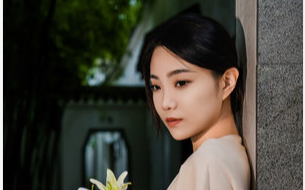 我砸了整整十个亿，把妻子捧成影后，可她却在庆功宴上吻我一手培养的男二