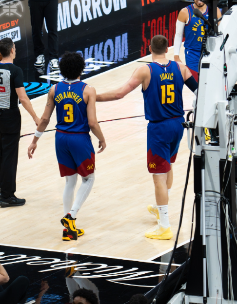 搞不懂掘金的想法

今天和马刺的比赛轮休这么多人但是约基奇打的贼拼第一节，这是想