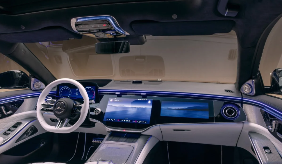 为什么现在越来越多的新车不采用物理按键而采用触摸屏？很多人认为是厂家为了节省成本