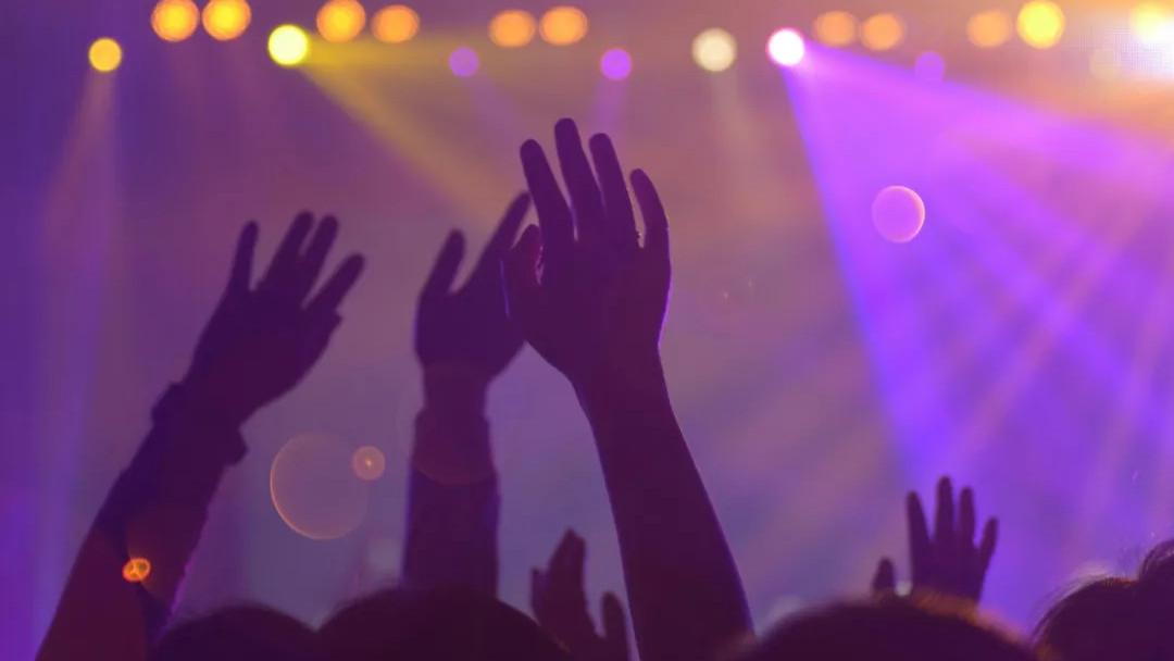 认知一旦升级，你就会成为“异类”