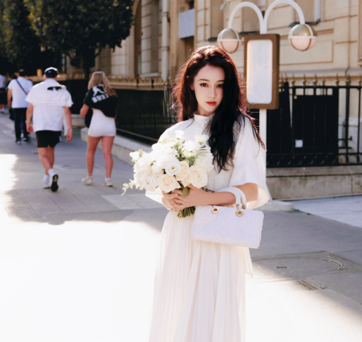 星河滚烫，你是人间理想，愿所有小幸运都围绕着你