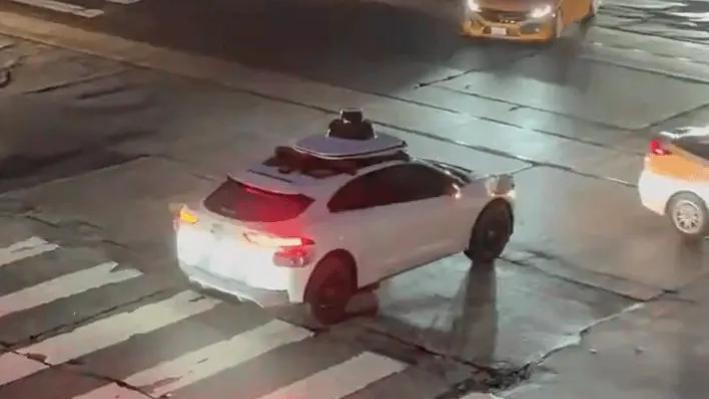 萝卜快跑，可能错在了“敏感肌”