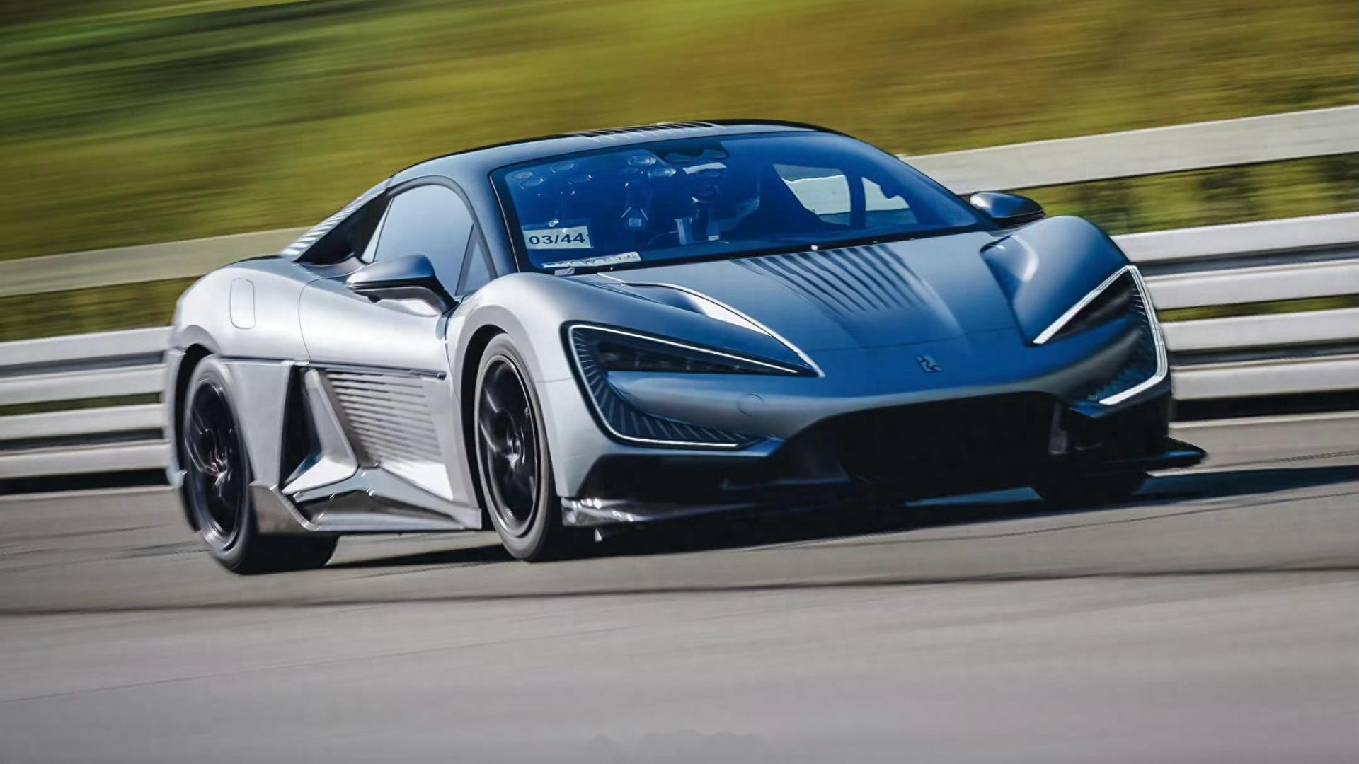 月销破30万、仰望首破8000辆，比亚迪以高端化全面反攻豪华车市场