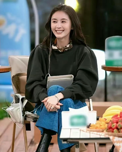 贾乃亮应该后悔了吧
想当初如果跟她结婚，娃应该都有几个了 ​​​
笑死 ，王子文