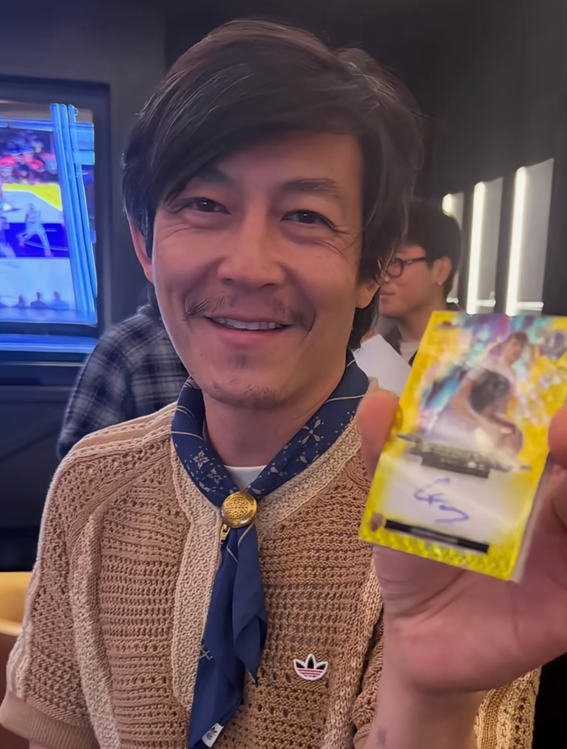 陈冠希现在，根本瞧不上内娱这三瓜俩枣

这些年，陈冠希在做什么？

做潮牌，搞联