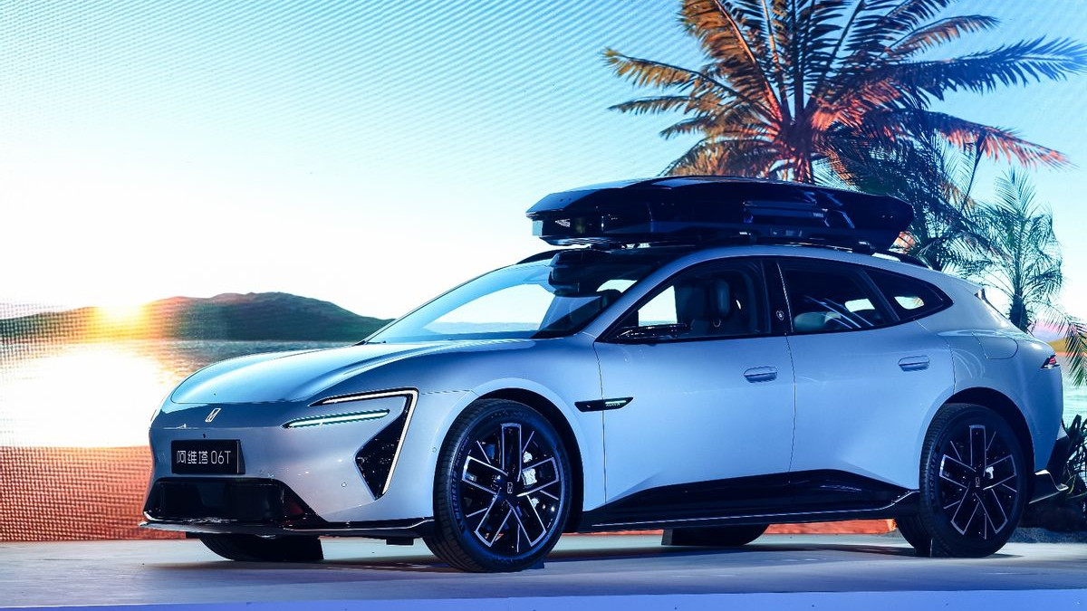 阿维塔06T正式上市，推出纯电、增程两种动力共五款车型，限时权益后到手价21.59万元-27.59万