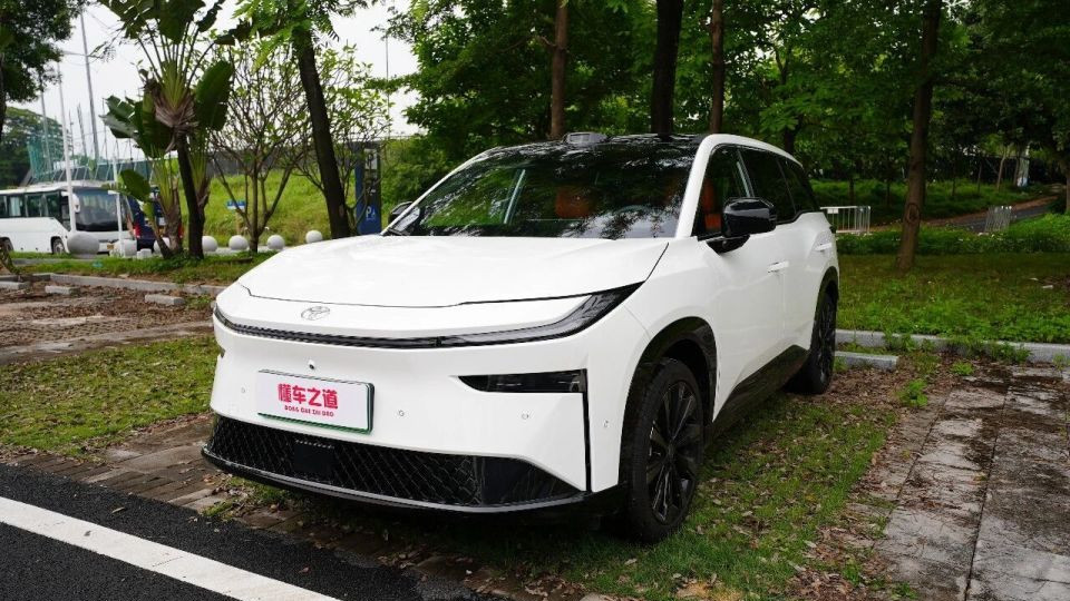 2026款丰田铂智3X售10.98万起，围绕刚需配置升级