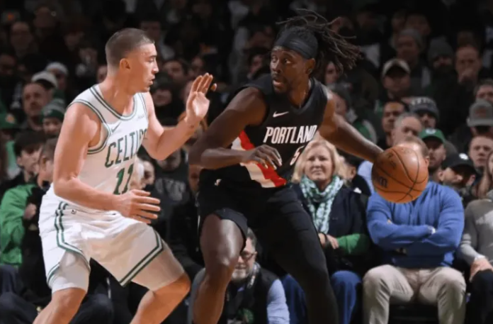 NBA常规赛，凯尔特人主场102-94战胜开拓者。‘
赛后，凯尔特人后卫佩顿-普