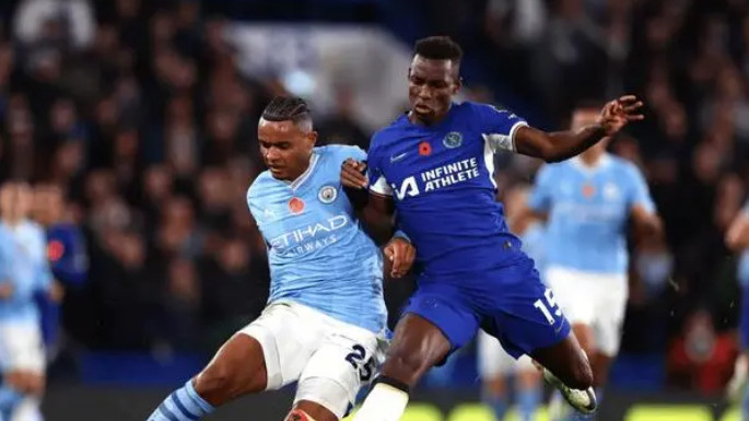 在英超联赛第12轮的一场焦点对决中，切尔西与曼