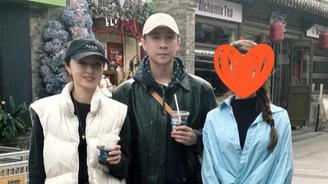 董璇陪老公回乡扫墓