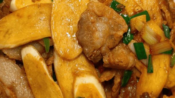 茭白炒肉片：脆嫩鲜香超下饭，一口吃出江南初夏的清爽味！
