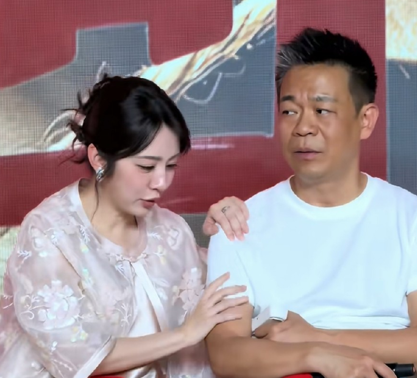 在电视剧《主角》发布会现场，王晓晨和孙浩坐在一起，王晓晨说起这部戏的拍摄过程，不
