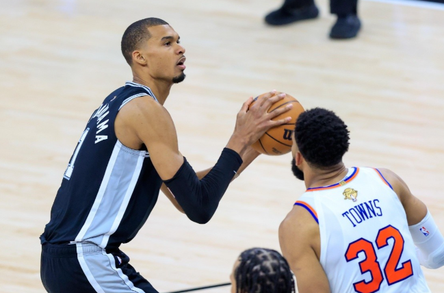 NBA总决赛G2明天早上即将打响

马刺目前大比分0:1落后尼克斯

马刺势必要