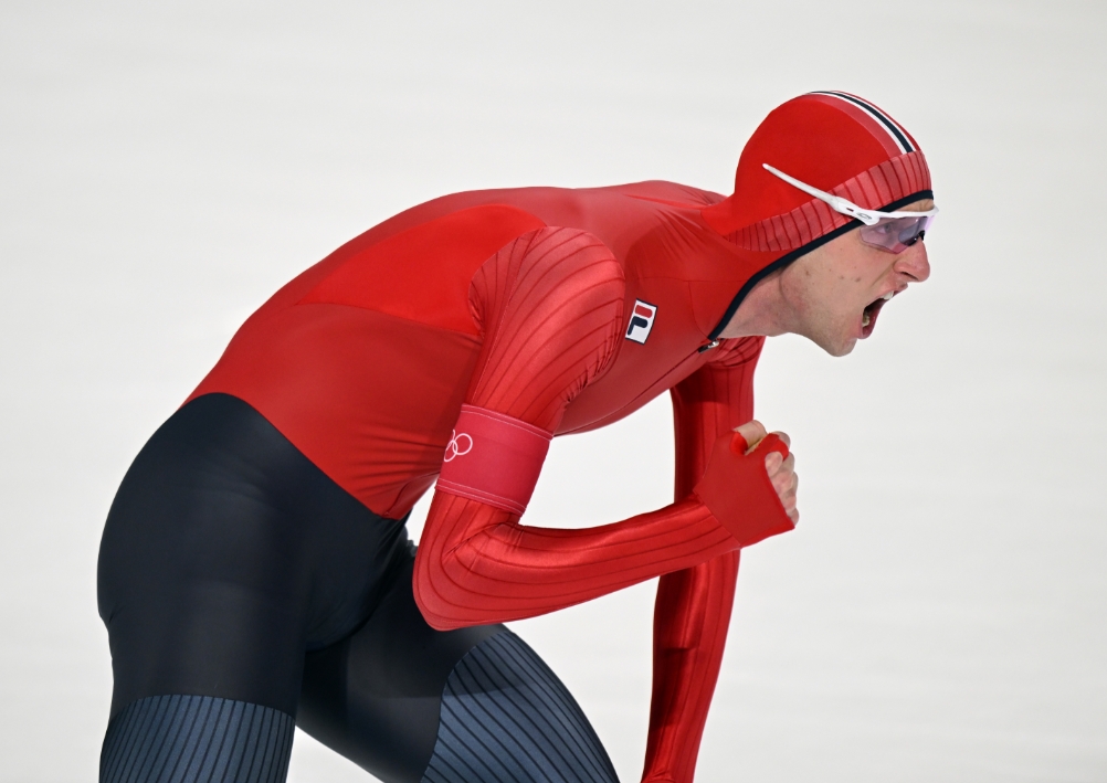 米兰冬奥会｜速滑男子5000米世界纪录保持者打破奥运纪录夺冠
8日在米兰速滑馆进