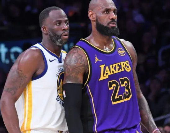 追梦格林在一档节目中表示自己渴望与勒布朗-詹姆斯并肩作战。
"我一直都想和他搭档