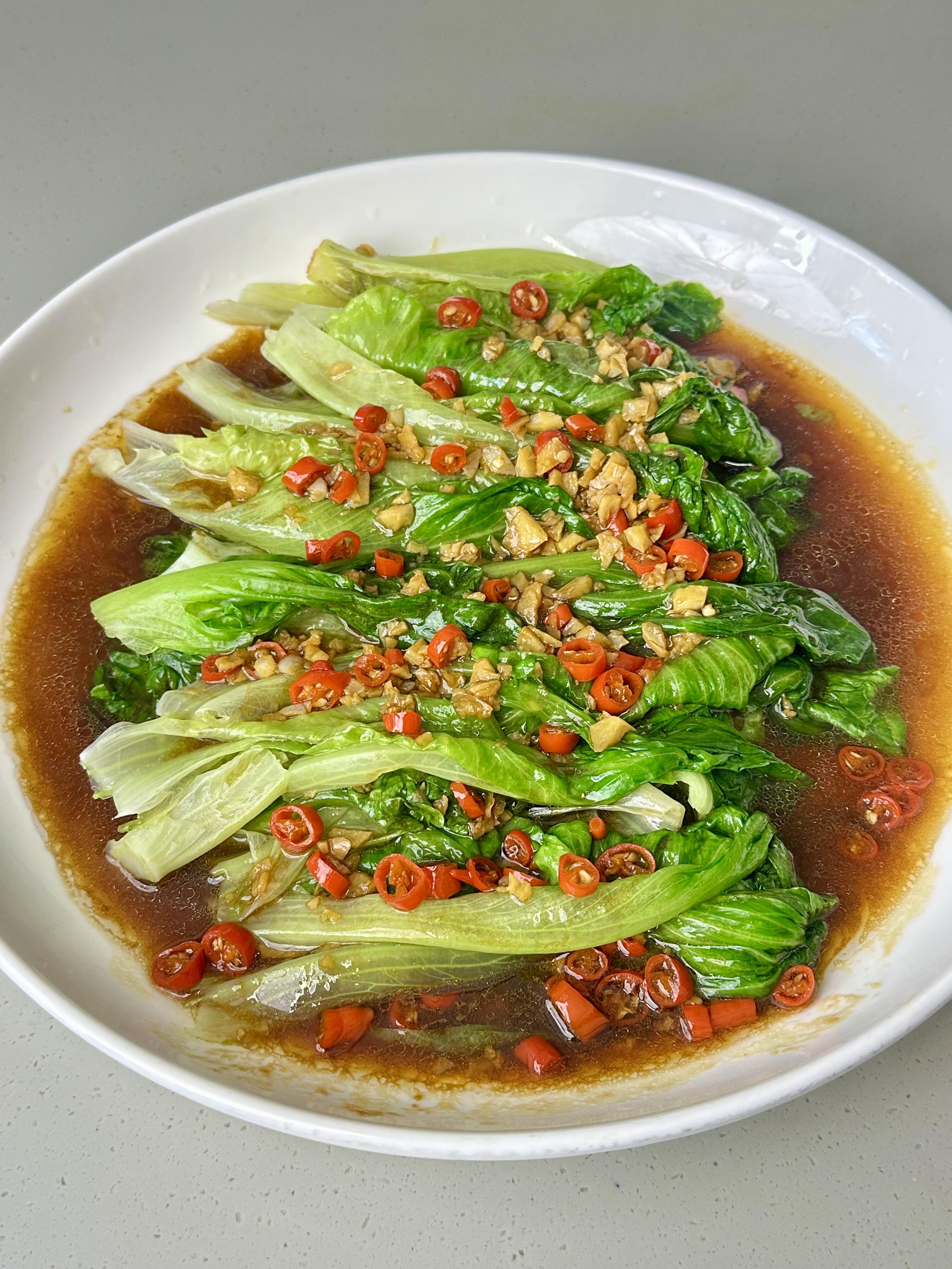 减脂党速看！5分钟蚝油生菜，简单快手还低卡
谁说减脂餐就一定寡淡无味？其实简单的