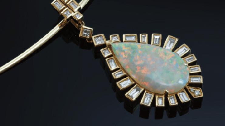 CGI美国加州宝石学院：彩宝首饰应如何保养？