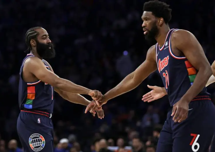 NBA常规赛，快船将在主场迎战76人。詹姆斯-哈登因个人原因将缺席该场比赛。
快