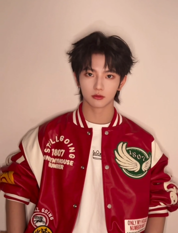 穆祉丞更新动态
好权威的颜值
都帅成啥样了