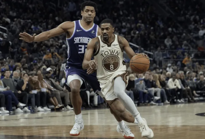 勇士记者谈到了勇士在交易截止日前的策略选择。
“如果我是勇士，我现在不会去增加球