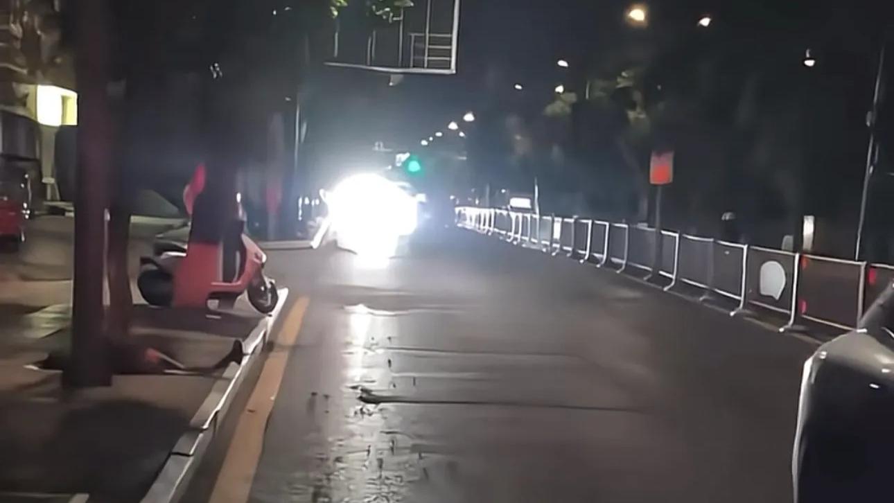四川达州一男子驾车碰撞两辆电动车，致2人死亡！警方通报，网友热议