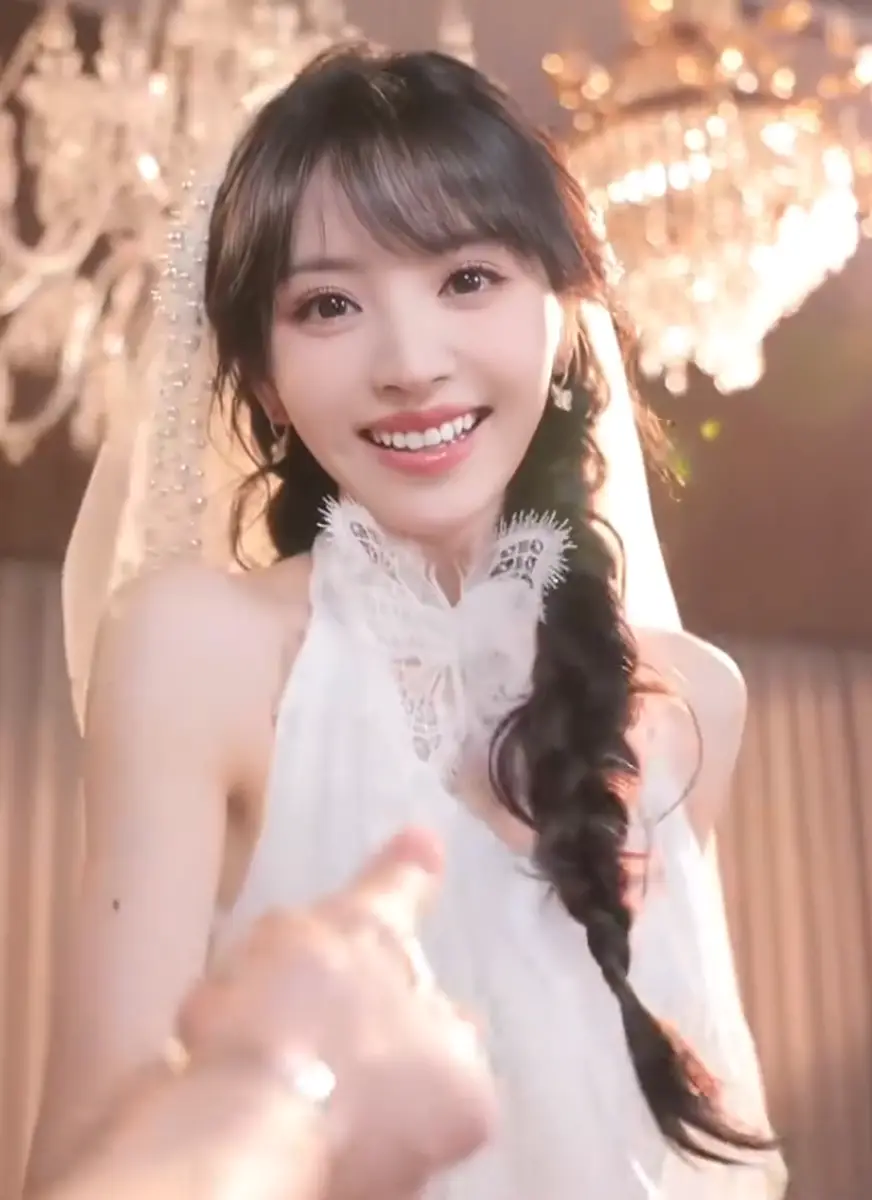 张凌赫与田曦薇拍摄婚纱大片！二人撒糖互动CP感拉满