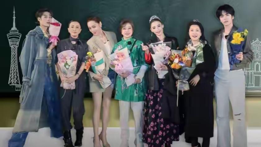 《一路繁花2》何赛飞说：人要努力，但不要太努力，太努力的人会变形!