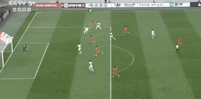 扳回1球！向余望破门，U23国足1-2落后于泰国队。
下半场刚开始踢没几分钟，U