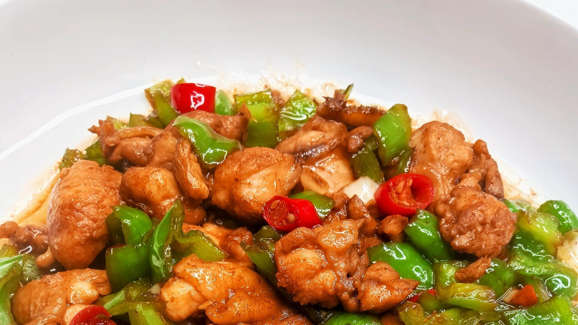 辣炒鸡腿肉，香辣过瘾！