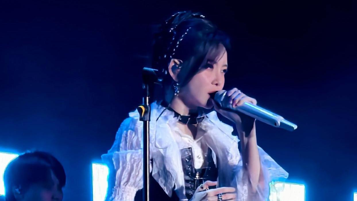 于文文商演突发晕倒，救护车紧急拉走，吴克群暖心救场圈粉全网