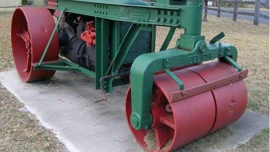 冲击式压路机的起源及发展简史