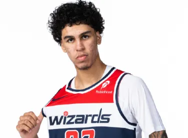  NBA常规赛，篮网主场迎战奇才的比赛已经结束，最终篮网以121-115击败奇才